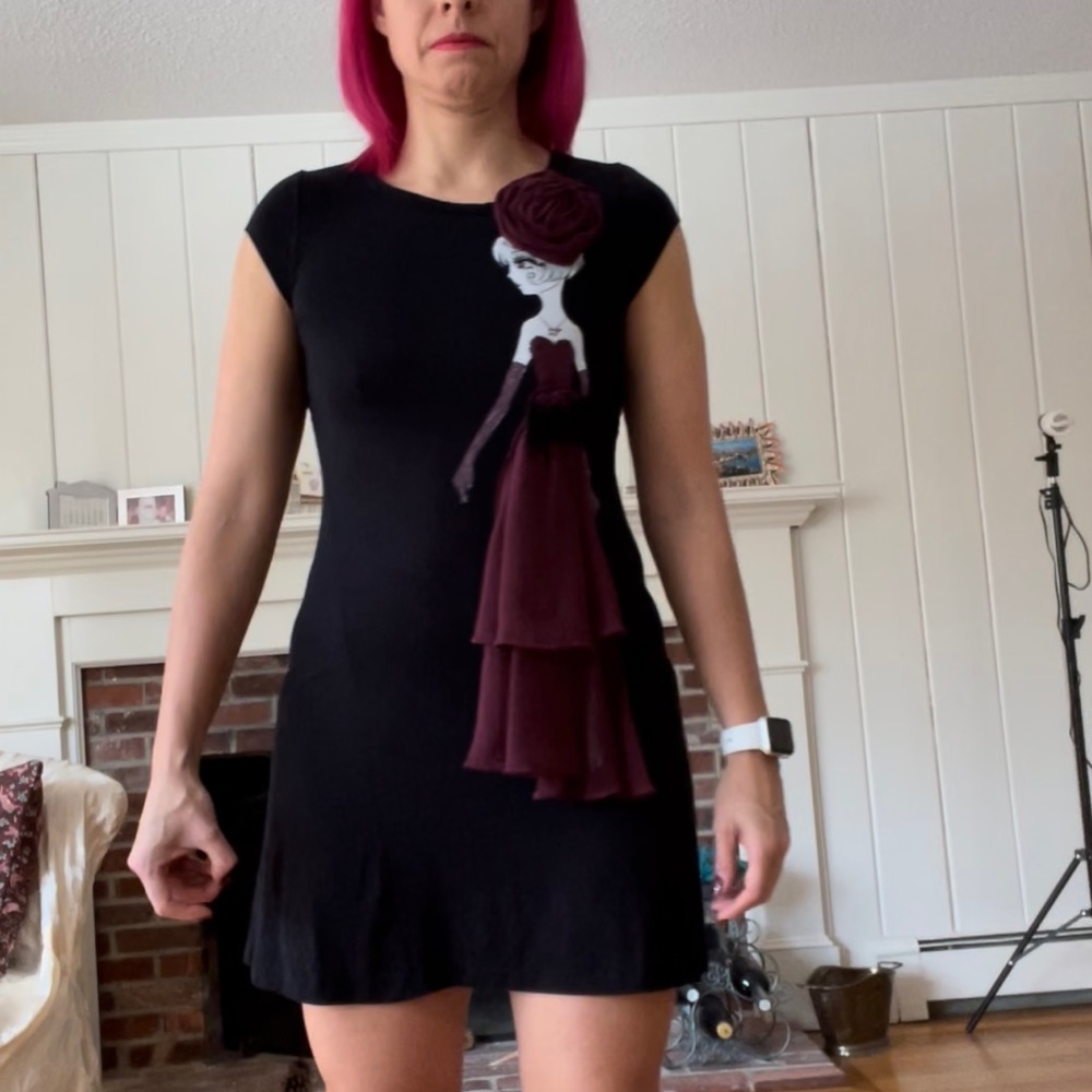 Beautiful Colcci Graphic Dress with Appliqué